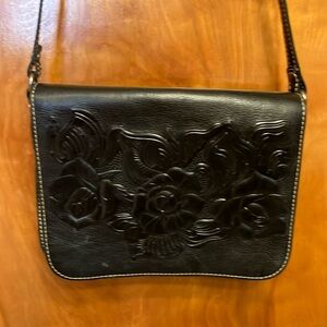 PATRICIA NASH. BLACK FLORAL TOOLED LEATHER FLAP-OVER CROSSBODY/SHOULDER BAG. EUC